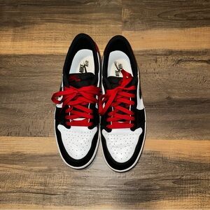 Jordan 1 Low Black Toe